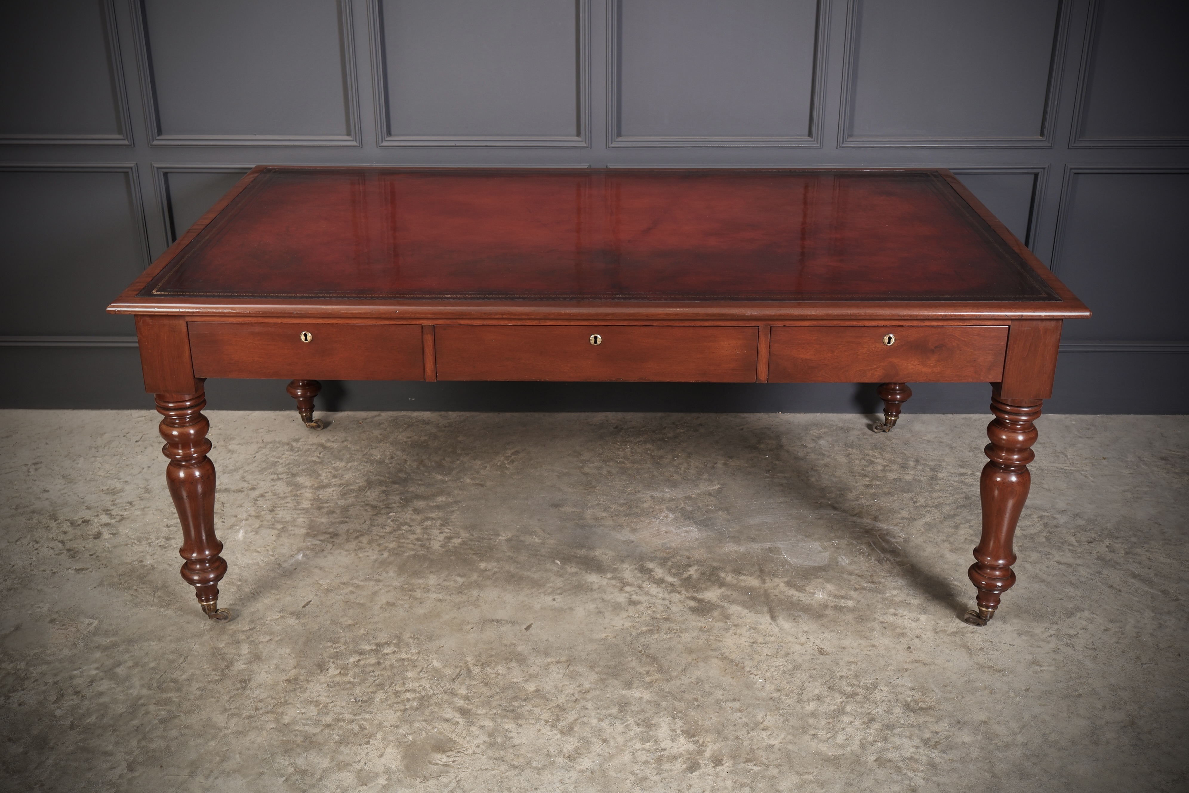 Large Early Victorian Mahogany & Leather Partners Writing Table - Image 15